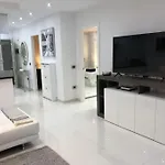 Con Impresionantes Vistas Y Piscina 아파트