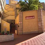 Con Impresionantes Vistas Y Piscina 아파트 아데제