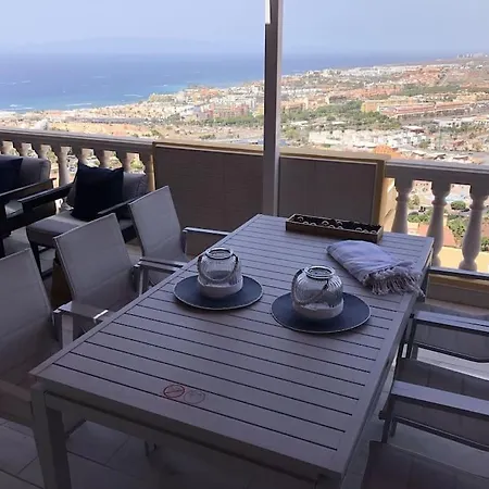 Con Impresionantes Vistas Y Piscina אדחה