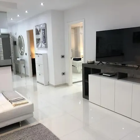 Con Impresionantes Vistas Y Piscina דירה