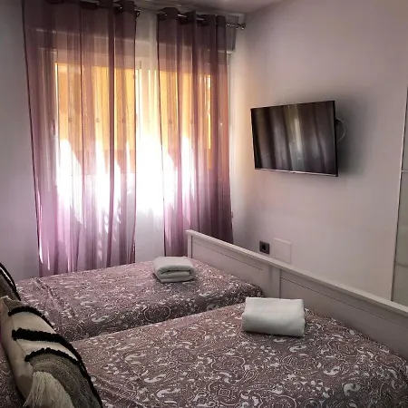 Con Impresionantes Vistas Y Piscina אדחה