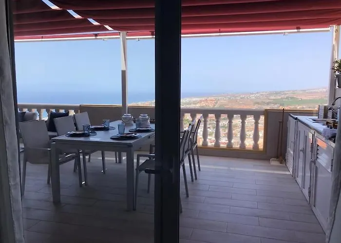 Con Impresionantes Vistas Y Piscina Apartamento