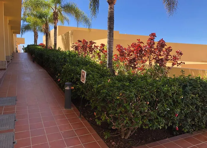 Con Impresionantes Vistas Y Piscina