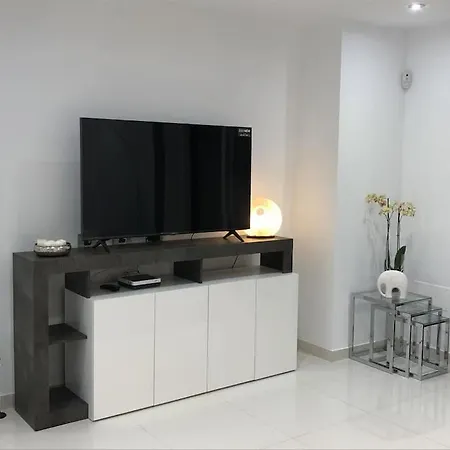 Con Impresionantes Vistas Y Piscina * Адехе