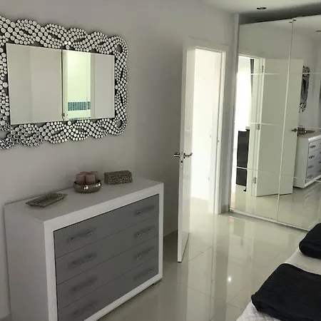 아파트 Con Impresionantes Vistas Y Piscina