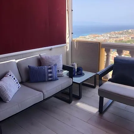 Con Impresionantes Vistas Y Piscina *