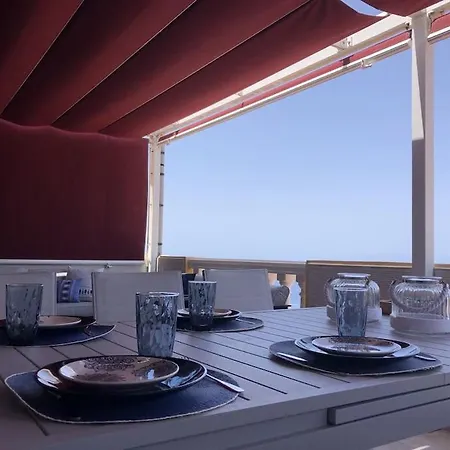 Con Impresionantes Vistas Y Piscina *