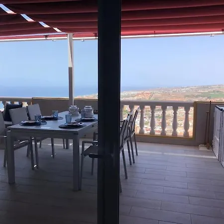 Con Impresionantes Vistas Y Piscina Appartamento