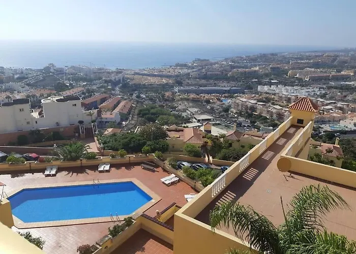 Con Impresionantes Vistas Y Piscina * أذيخي