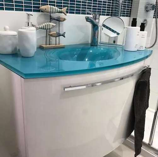 Con Impresionantes Vistas Y Piscina * أذيخي