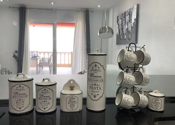 Con Impresionantes Vistas Y Piscina * أذيخي