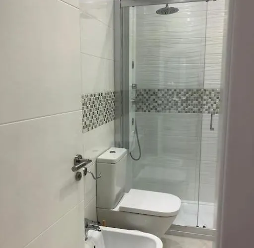 Con Impresionantes Vistas Y Piscina أذيخي