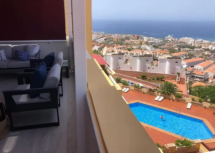 Con Impresionantes Vistas Y Piscina * أذيخي