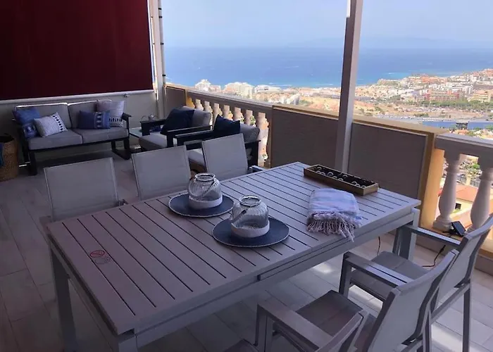 Con Impresionantes Vistas Y Piscina Daire