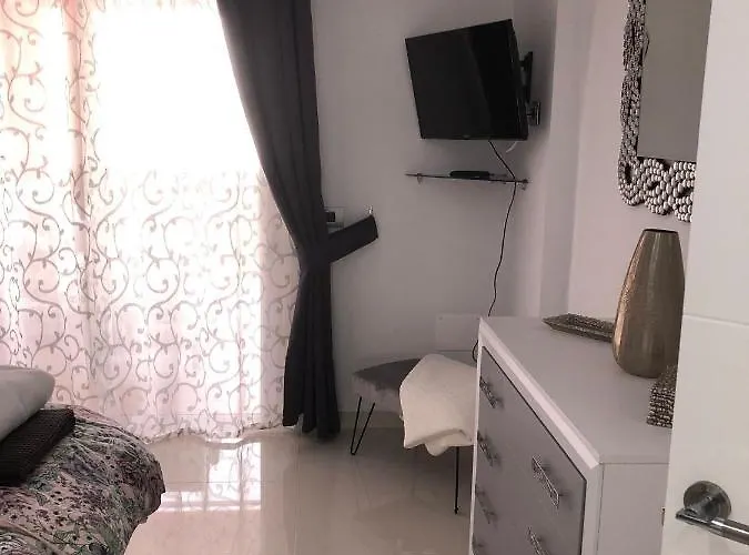 Con Impresionantes Vistas Y Piscina Daire Costa Adeje